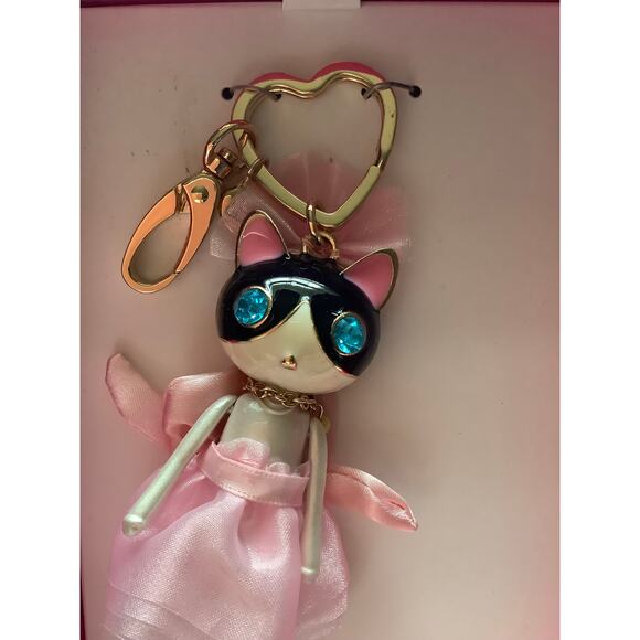 New with tag betsey Johnson key fob - Picture 1 of 7